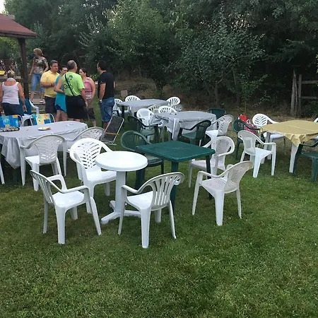 - Slavi בית הארחה Velika