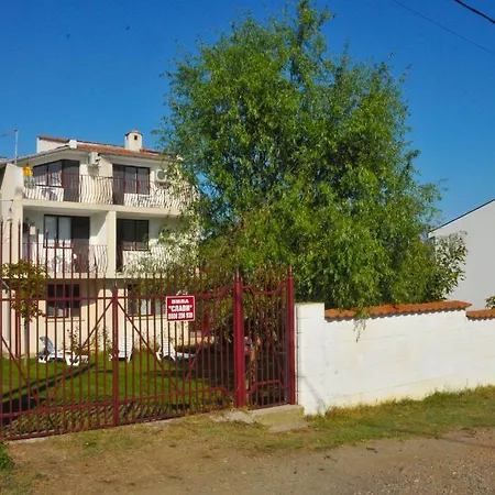 - Slavi Πανσιόν